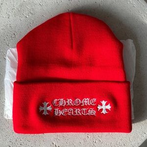 CHROME HEARTS FW23 RED KNIT BEANIE WITH WHITE EMBROIDERED LOGO DETAIL